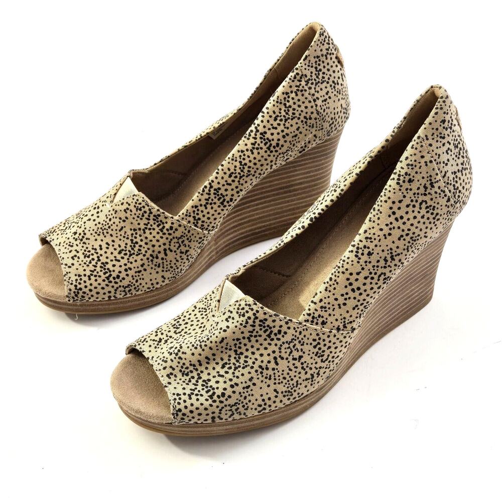TOMS Wedge Sandals Size 9 Animal Print Boho Vacation Summer Tan Black